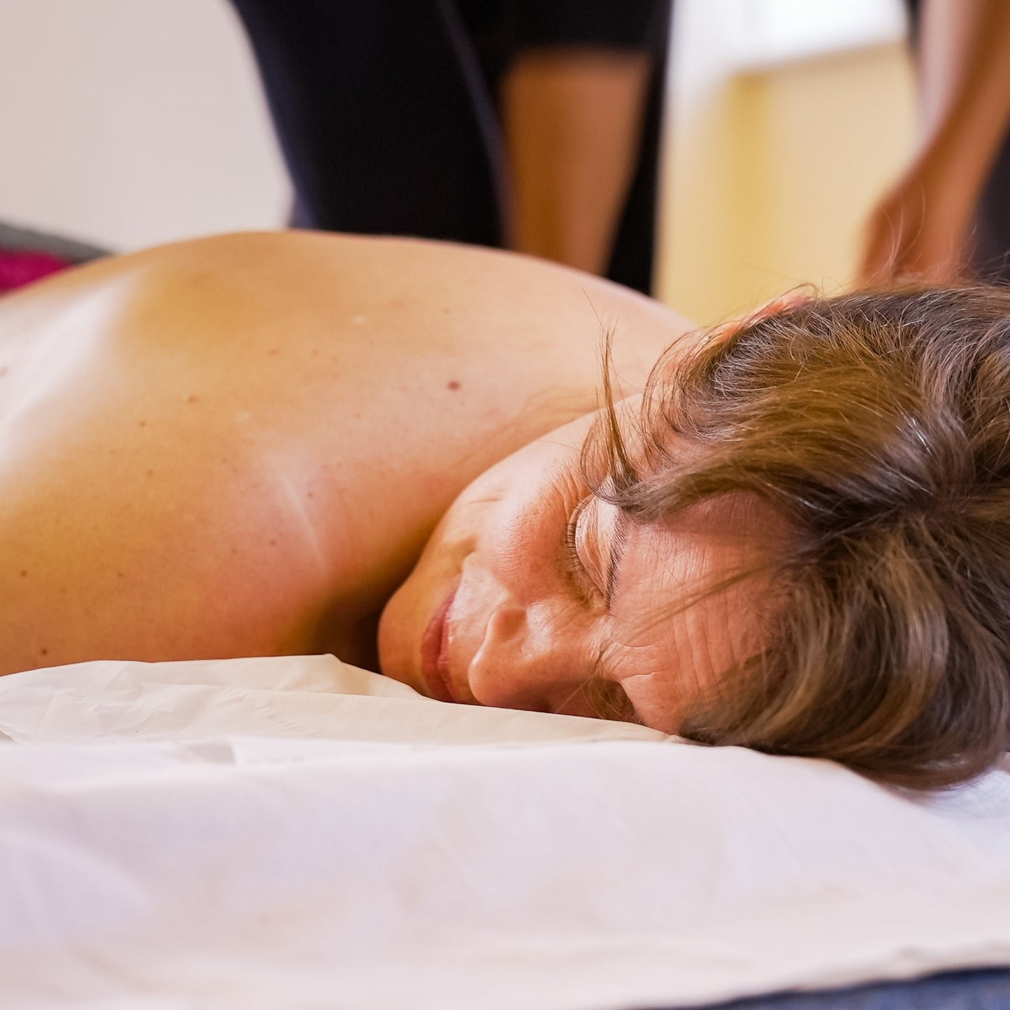 Back and Neck Massage (30 minutes)
